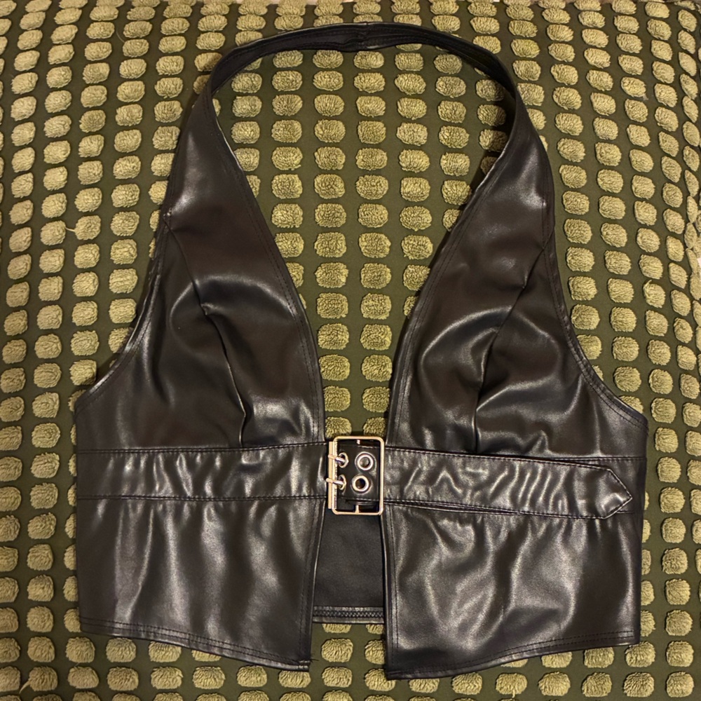 Women’s black halter top